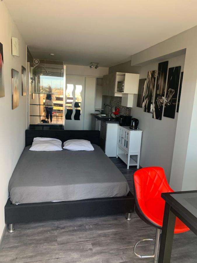 Nid Douillet Dans Les Coursives Du Village Naturiste Du Cap D Agde Dış mekan fotoğraf